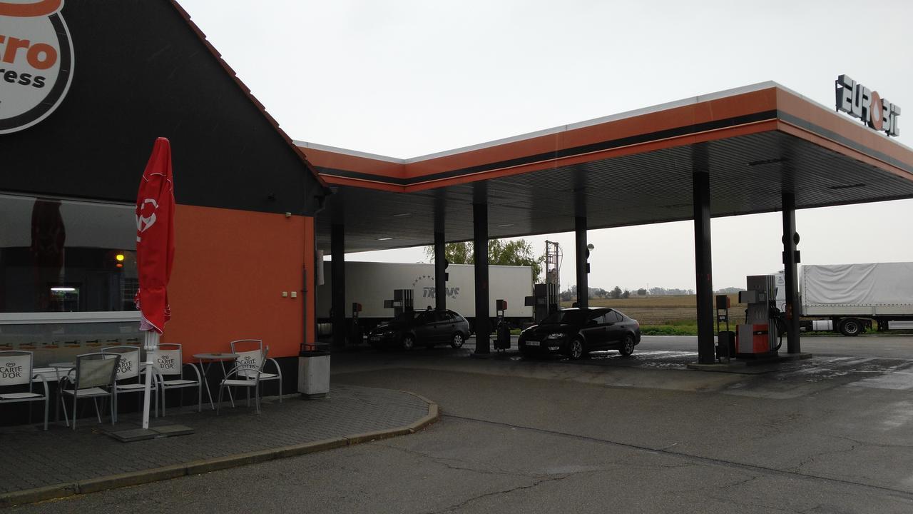 مبيت وإفطار Hrusky  Bed & Parking Eurobit المظهر الخارجي الصورة