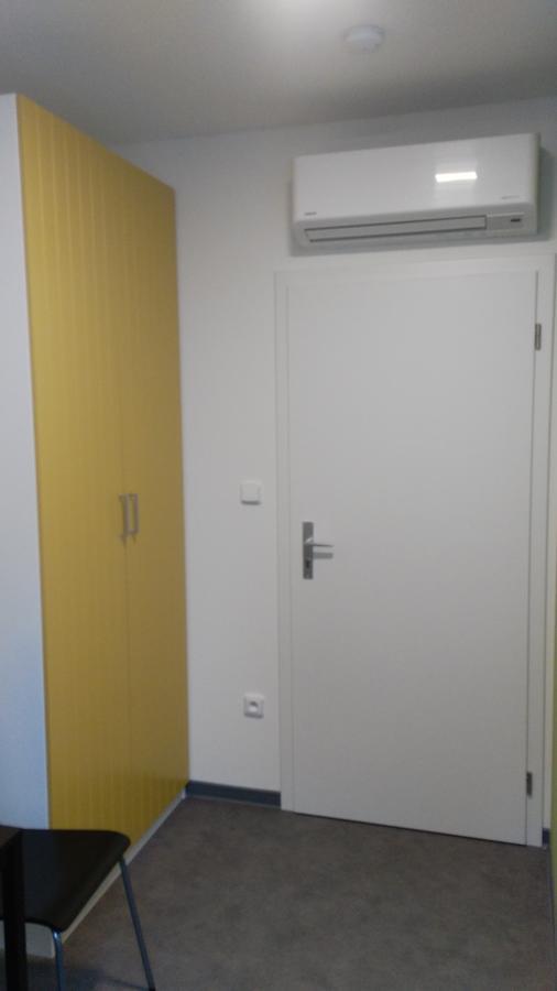مبيت وإفطار Hrusky  Bed & Parking Eurobit المظهر الخارجي الصورة